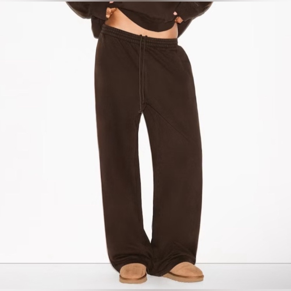 SKIMS BOYFRIEND FLEECE BAGGY SWEATPANT- ESPRESSO- EXTRA EXTRA SMALL-BNWT